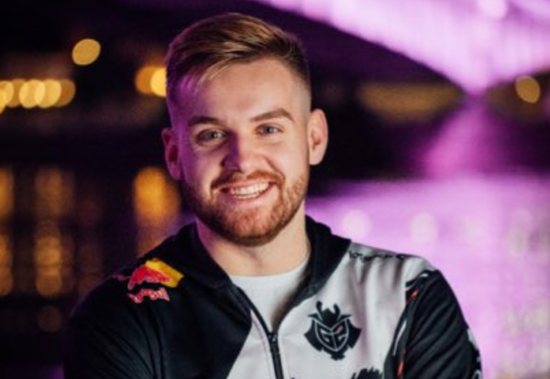 据韩媒报道，LCK宣布从今年开始中断发放供海外职业选手使用的租赁账号（即超级号）